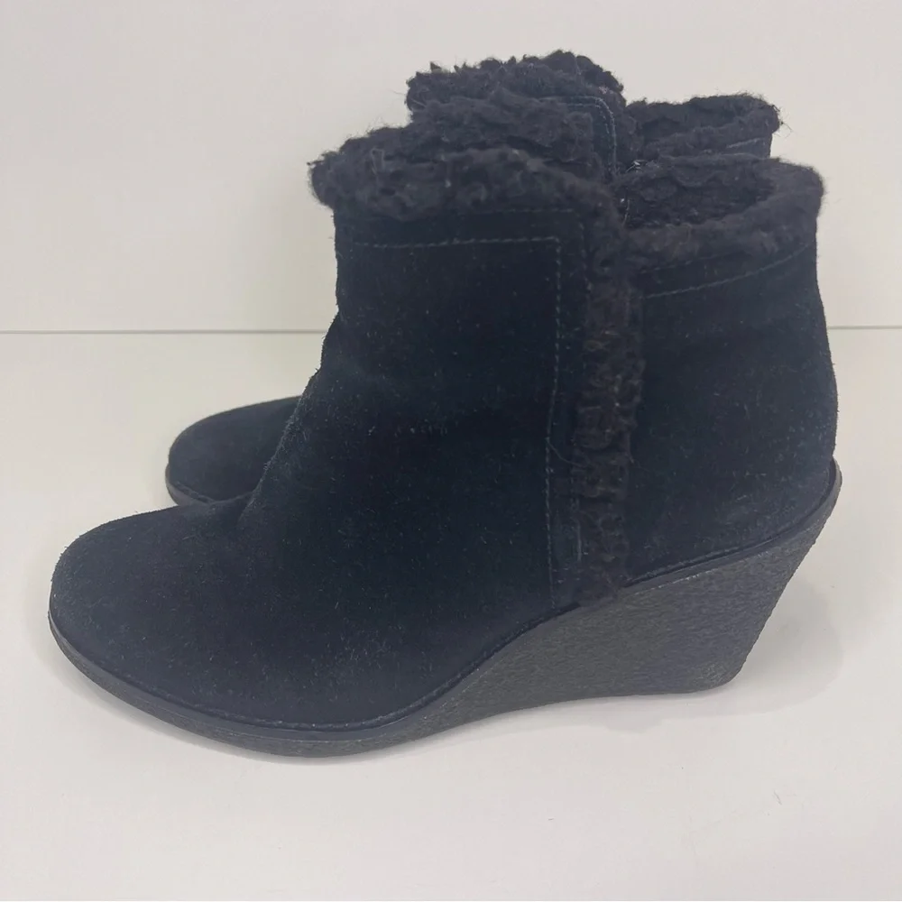 Cole Haan Women's‎ 8 Black Michelle Boots Waterproof Wedge Heel Suede Sherpa Zip